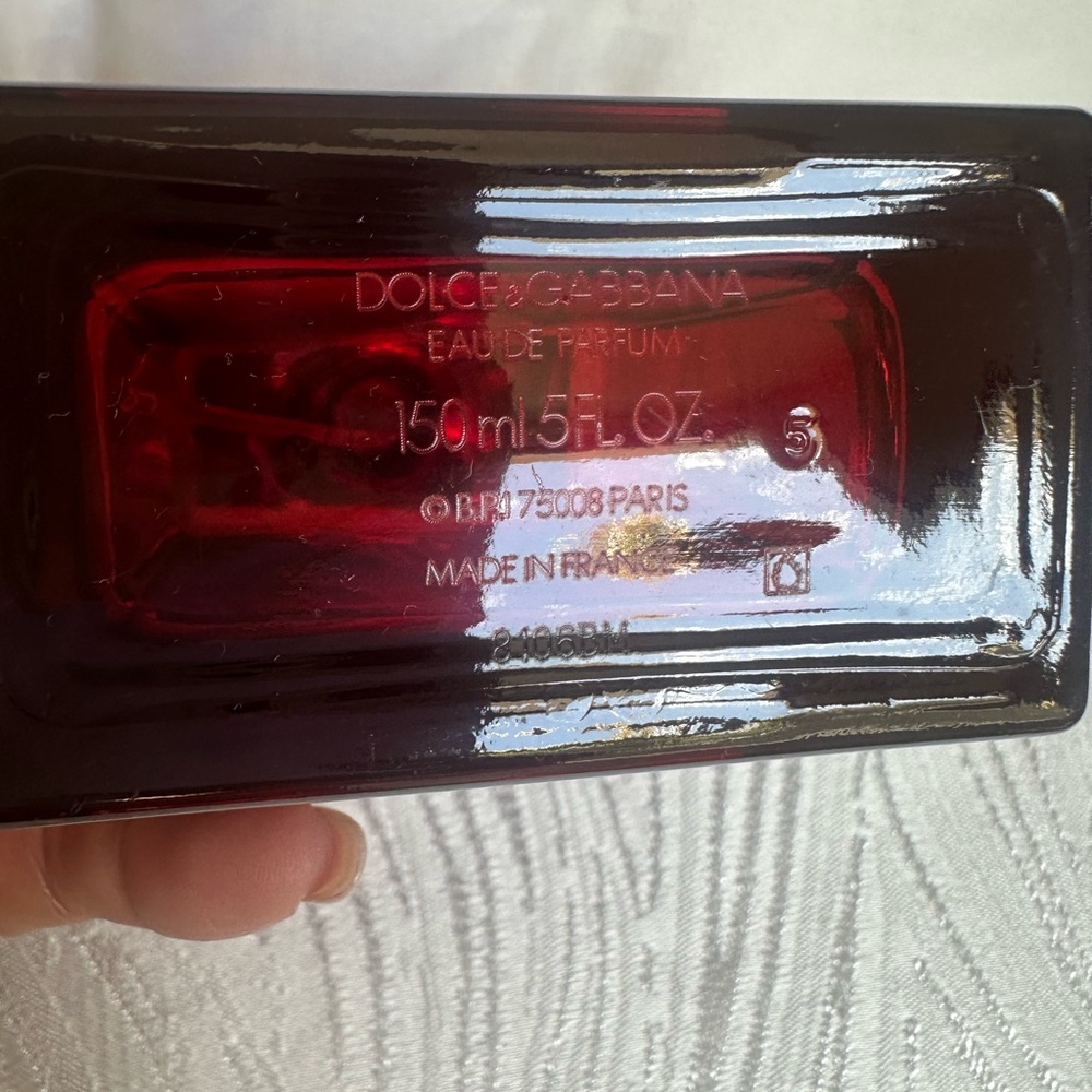 *EMPTY* Dolce & Gabbana Men's Eau de Parfum Bottle in Deep Red with Gold Cap - Picture 2 of 4